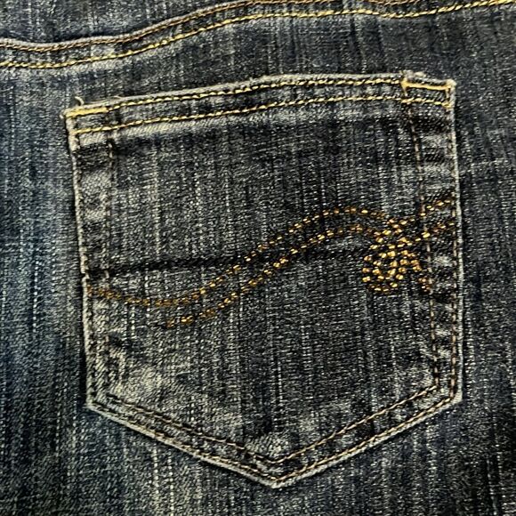 Maurices Denim Skirt Beaded Back Pockets Size 7/8 - Picture 8 of 9